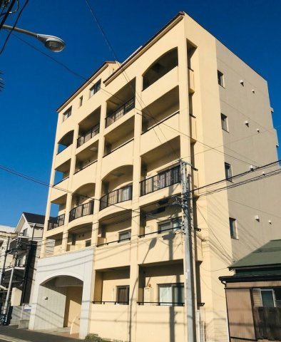 横浜市磯子区上町の賃貸マンションの外観