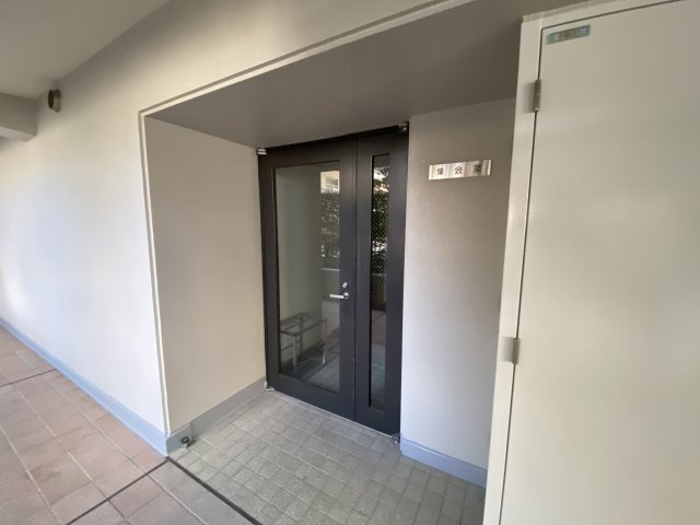 クレアビューコート清瀬駅前の玄関