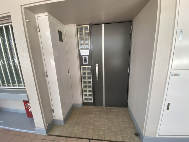 クレアビューコート清瀬駅前の玄関