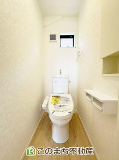 【トイレ】 | CRADLEGARDEN宇都宮市宝木本町第7　1号棟 | 小窓から換気ができて清潔なトイレスペース☆温水洗浄便座搭載です！
