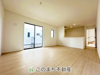 【居間・リビング】 | CRADLEGARDEN宇都宮市宝木本町第7　1号棟 | 時間のゆとりと空間、暖かな陽光がもたらす光と風を独占してください。新しい暮らしが始まります。
