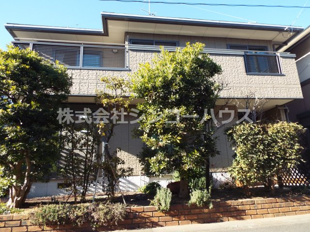 【外観】 | 久喜市松永　中古戸建 | 南東側道路につきバルコニーによく陽射しが入ります。