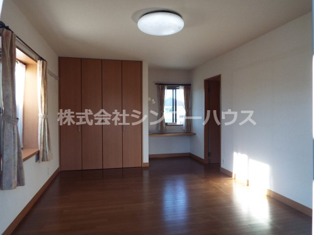 【洋室】 | 久喜市松永　中古戸建 | 2階洋室。