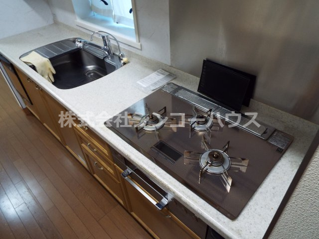 【キッチン】 | 久喜市松永　中古戸建 | お手入れのしやすいシステムキッチンです。