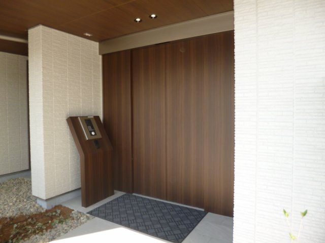 シャーメゾンステージ大島のエントランス