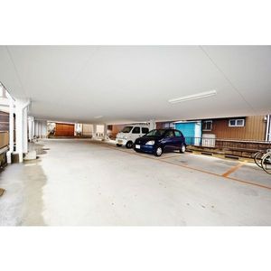 プチメゾンの駐車場