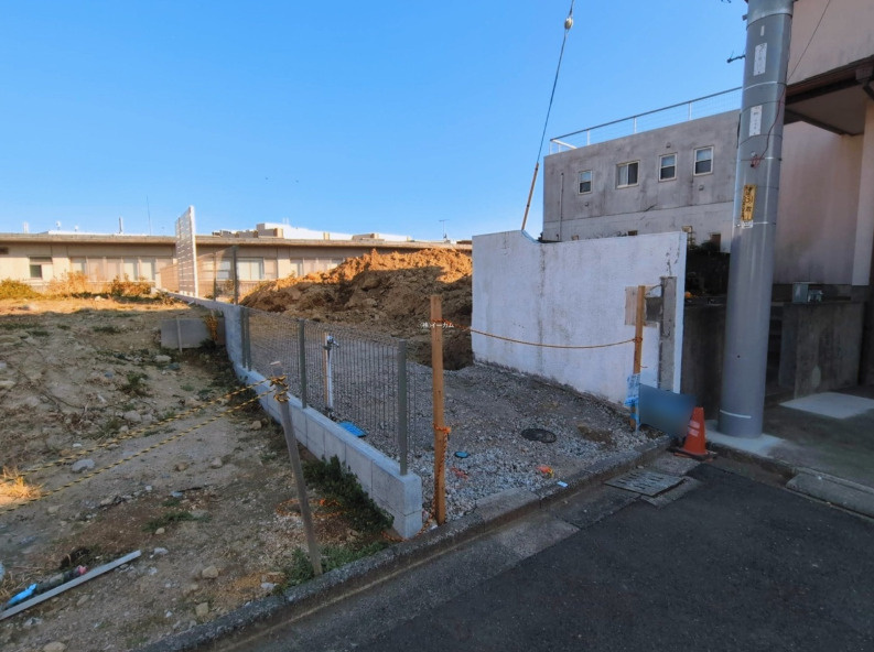Family Resort House — 鎌倉高校前の前面道路含む現地写真