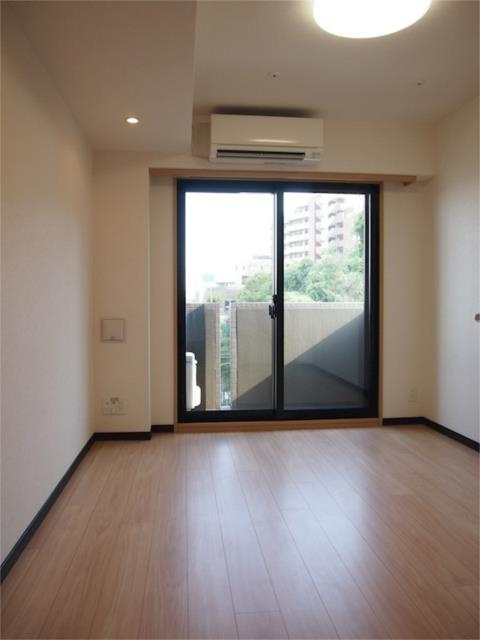 川崎市高津区久地１丁目の賃貸マンションの居間・リビング