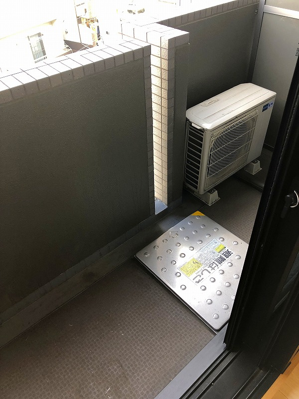 川崎市高津区久地１丁目の賃貸マンションのバルコニー