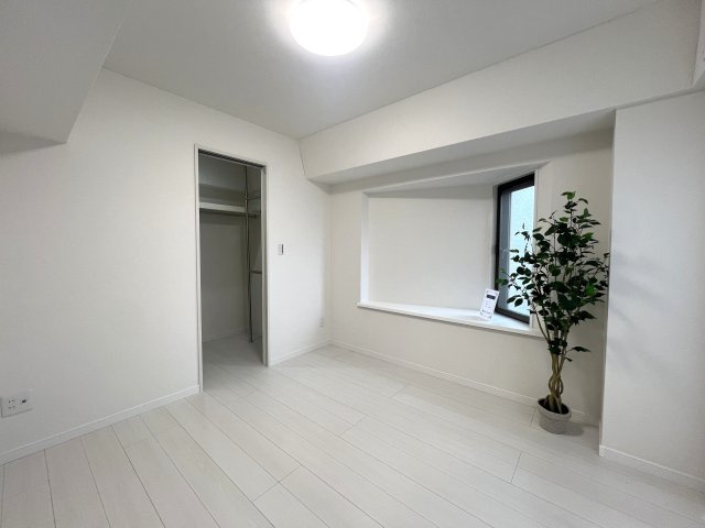 ハザールが目の前ににござーる。便利でござーる。な【リノベ／ライオンズマンション羽沢町第2】の洋室|使い勝手のいい洋室です