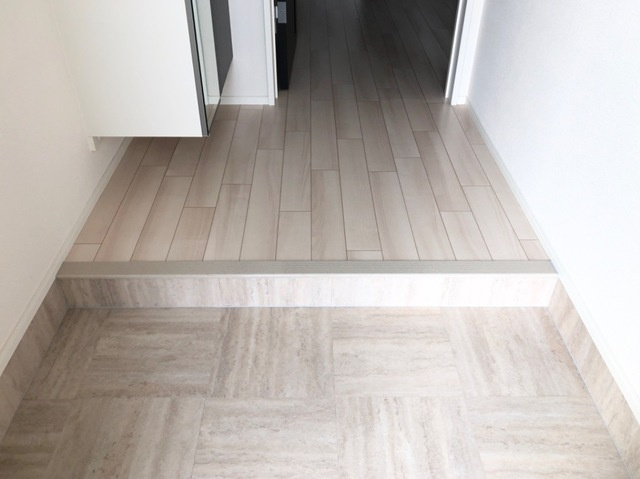 トリアフォスⅡの玄関