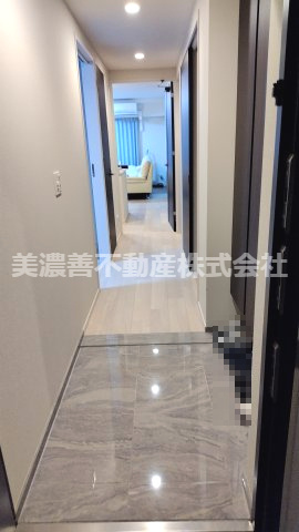 ６６５４９　ローレルコート大垣駅前の玄関