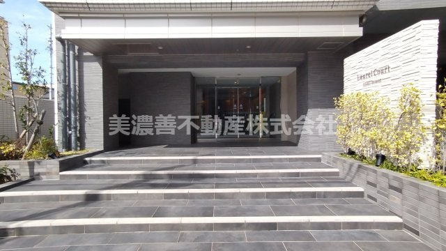 ６６５４９　ローレルコート大垣駅前のエントランス