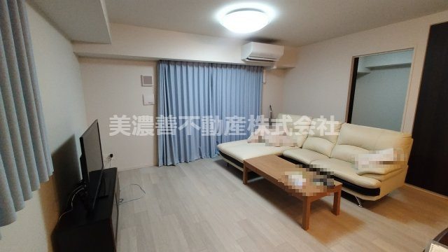 ６６５４９　ローレルコート大垣駅前の居間・リビング