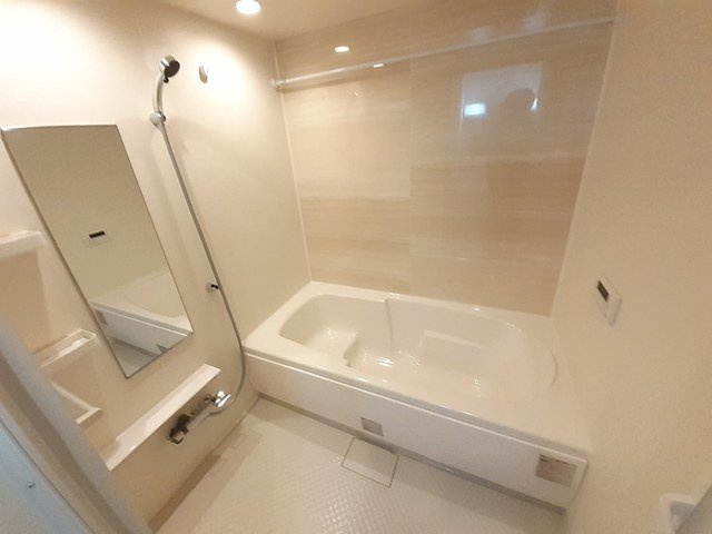 プチシャルダンＡの浴室|きれいなお風呂です