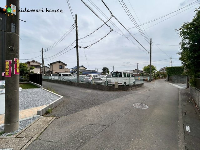 西区飯田～West　Side　Court～　　新築戸建　01の前面道路含む現地写真