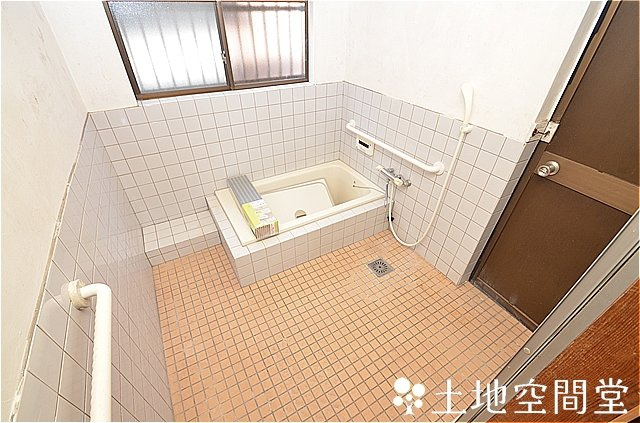 中間市中央１丁目のテラスの浴室