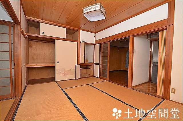 中間市中央１丁目のテラスの和室