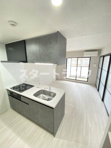 大阪市淀川区三国本町１丁目の賃貸マンションの居間・リビング