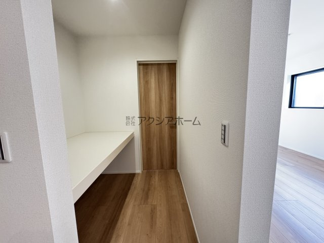 所沢市向陽町・全3棟　新築一戸建　1号棟　～オール電化～の収納|リビングWIC