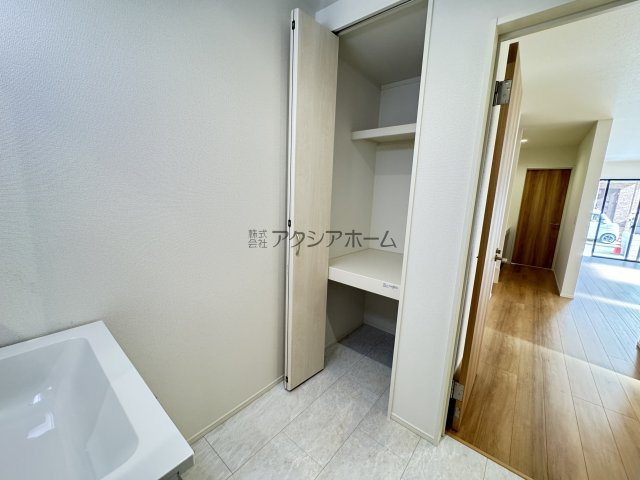 所沢市向陽町・全3棟　新築一戸建　1号棟　～オール電化～の収納|洗面室収納
