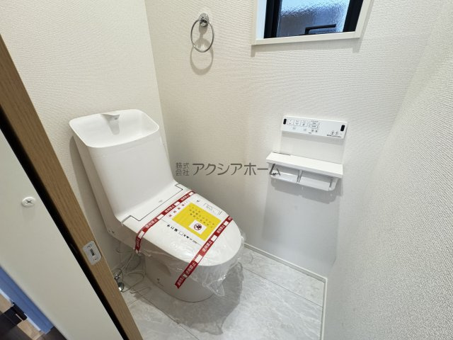 所沢市向陽町・全3棟　新築一戸建　1号棟　～オール電化～のトイレ|温水洗浄機能付