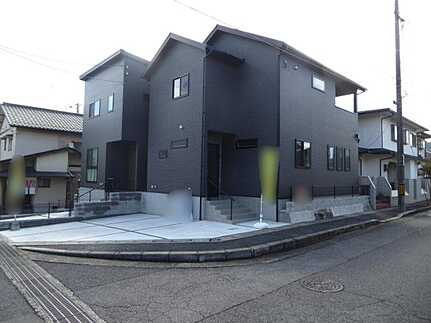 安佐北区亀崎４丁目の前面道路含む現地写真