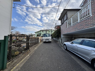 【前面道路含む現地写真】