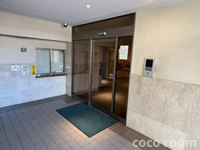 ファミール藤枝グランビューのエントランス