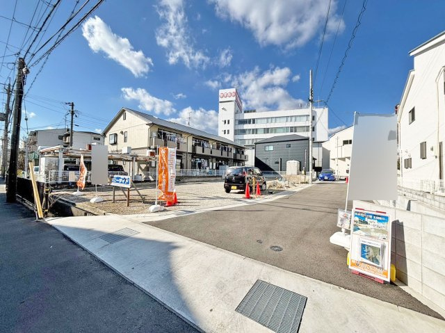 サニーサイド寺本1丁目新築一戸建て│4LDK+駐車2台可の外観|＼間取り・車の配列変更可能／
オール電化住宅×ZEH水準相当◎皆様からのご連絡を心よりお待ちしております。