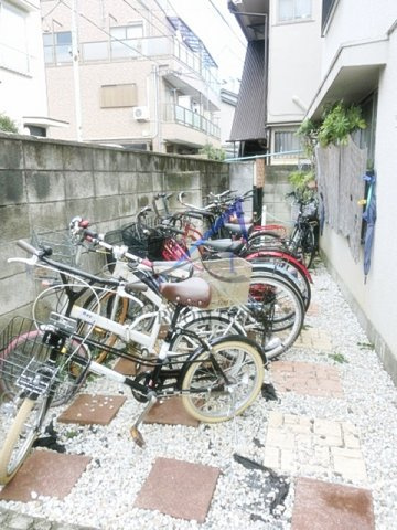 ボン・ボヤージュ高円寺のその他共用部分|駐輪場です。