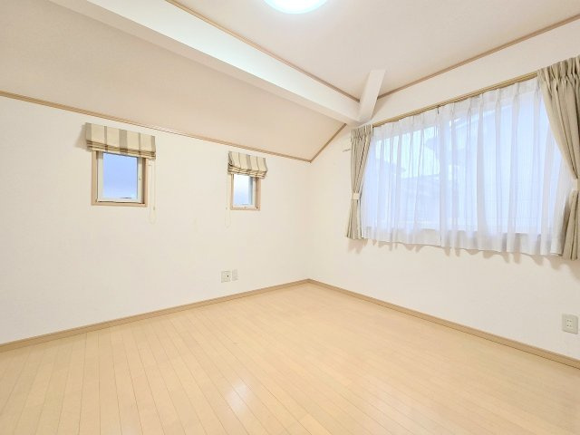 羽村市羽加美3丁目　中古戸建の洋室