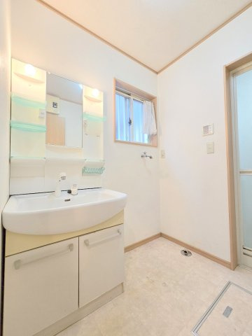 羽村市羽加美3丁目　中古戸建の独立洗面台