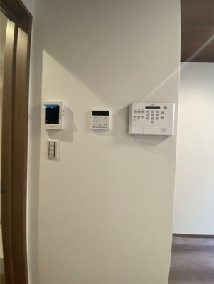 【その他共用部分】 | コンフォルトテン | モニター付きインターホンです。