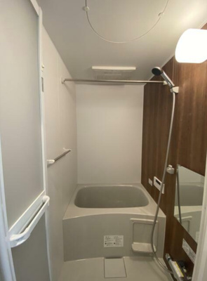 【浴室】 | コンフォルトテン | 清潔感のあるバスルームです。