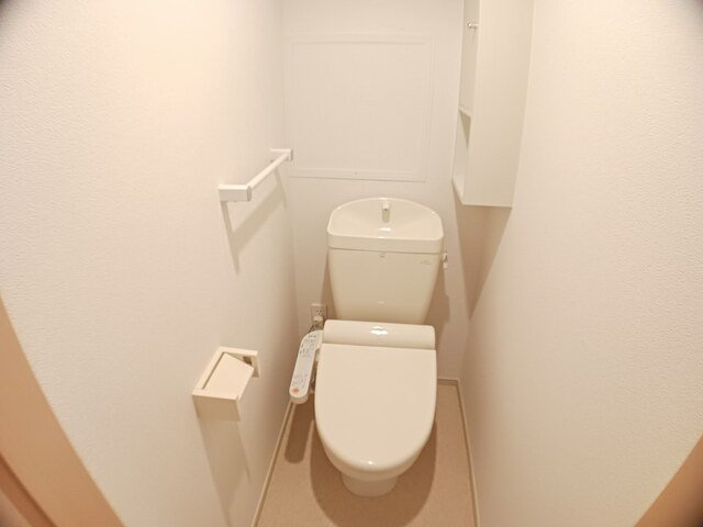 アイリスのトイレ|落ち着いた色調のトイレです