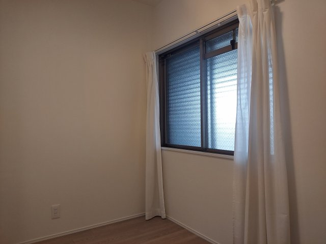 リーデンススクエア宝塚リバージュの洋室|洋室約4帖