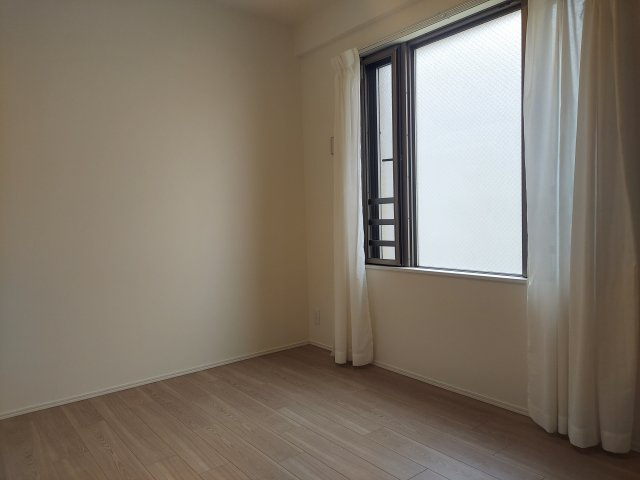 リーデンススクエア宝塚リバージュの洋室|洋室約6帖