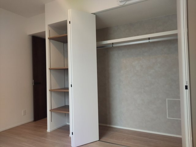 リーデンススクエア宝塚リバージュの洋室|洋室約6帖