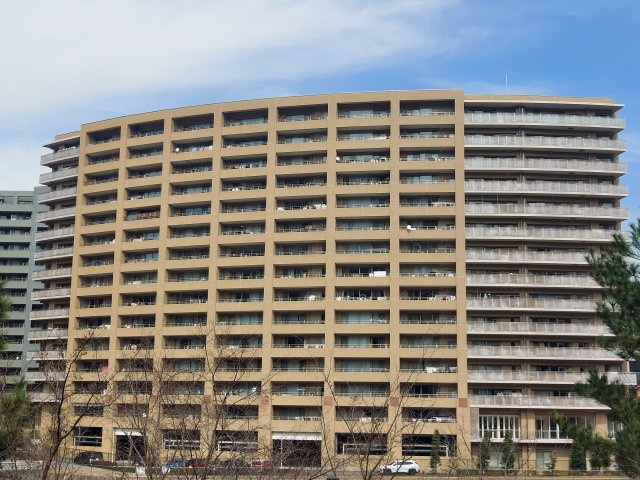 リーデンススクエア宝塚リバージュの外観