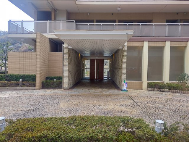 リーデンススクエア宝塚リバージュのエントランス