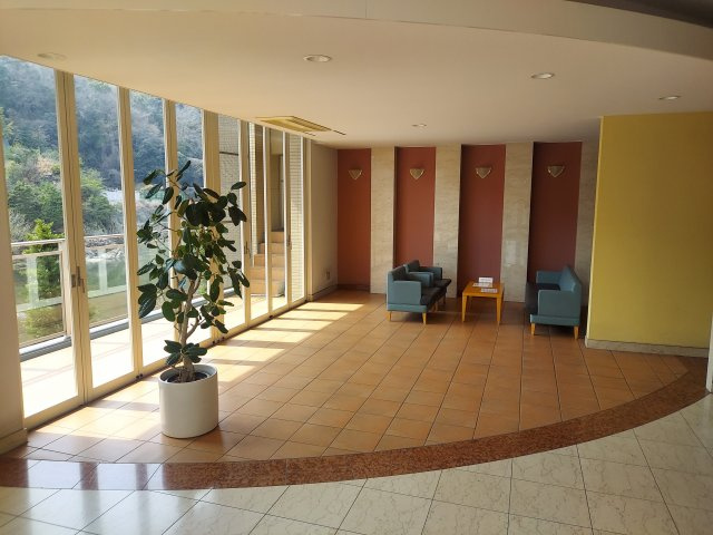 リーデンススクエア宝塚リバージュのエントランス