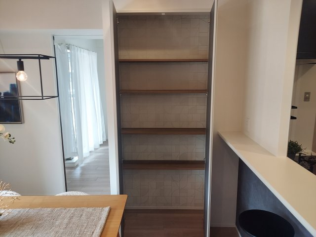 リーデンススクエア宝塚リバージュの収納|リビング収納
