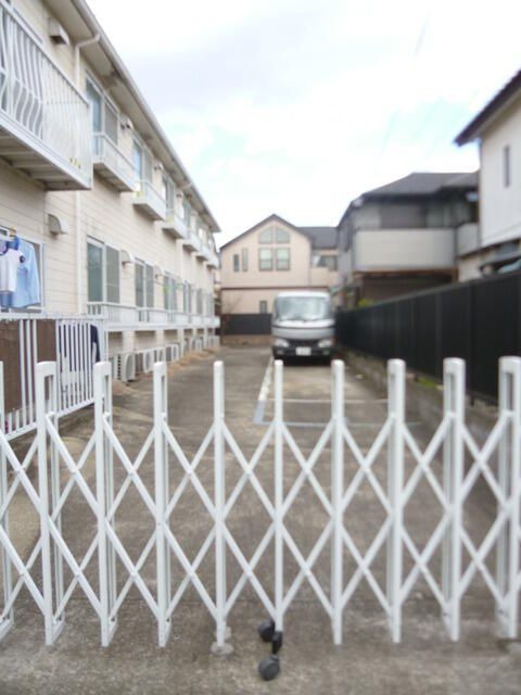 ジョイ深沢の駐車場