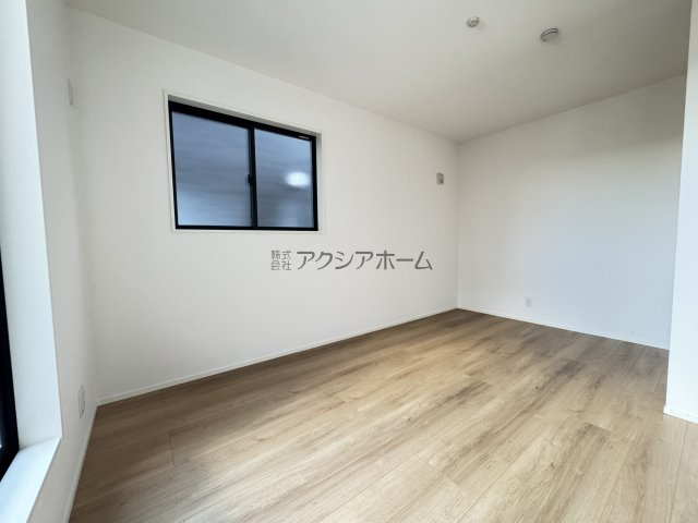 所沢市向陽町・全3棟　新築一戸建　2号棟　～オール電化～の洋室|洋室6.8帖