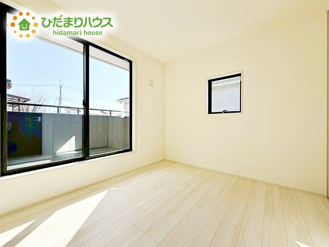 【洋室】 | 水戸赤塚4期　新築戸建 | バルコニーに面している居室なので、自然と光が差し込みます。