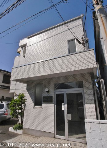 メゾンローリエのエントランス