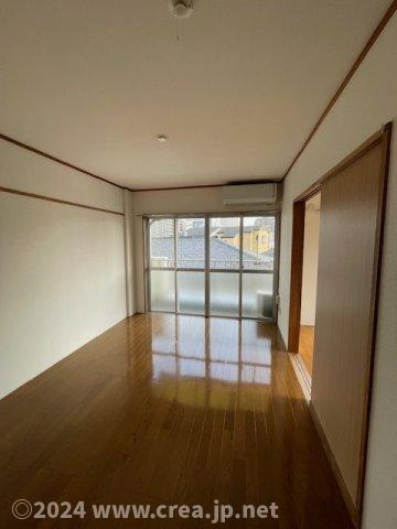 メゾンローリエの居間・リビング