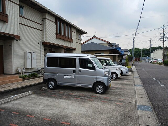 アルドーレの駐車場|駐車場に車を止められます