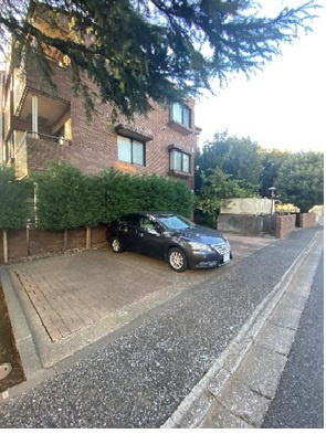 オークヴィラの駐車場